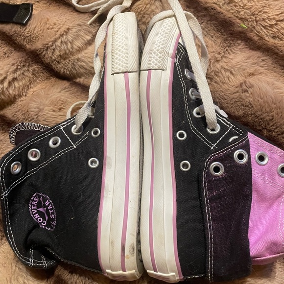 Size 4 double dutched Conversesize 4 - Picture 1 of 5